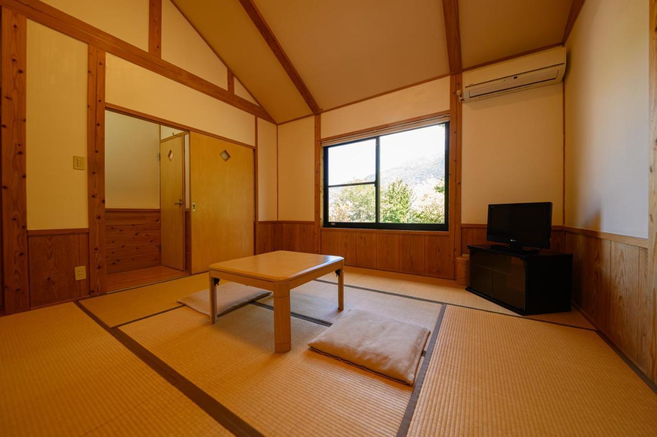 Yufuin Flora House Bed & Breakfast Exterior foto