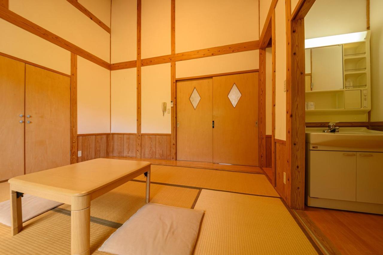 Yufuin Flora House Bed & Breakfast Exterior foto